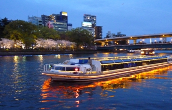夜桜船