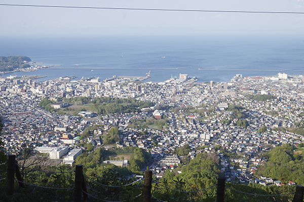 小樽天狗山から小樽市街地を望む