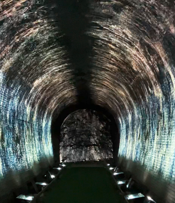 亀の瀬トンネルのプロジェクションマッピング
