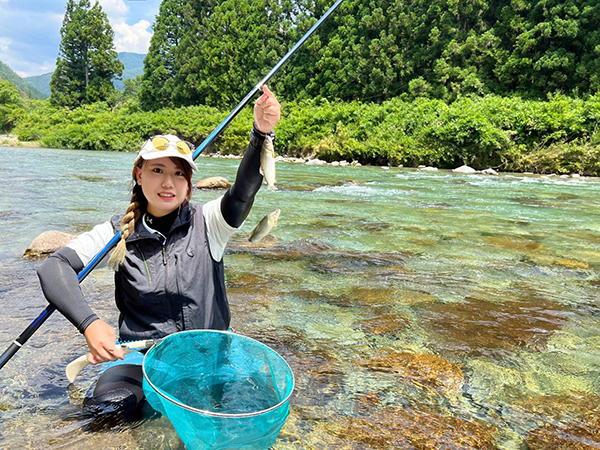 馬瀬川上流の鮎