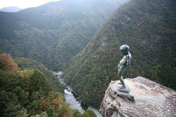 日本の原風景、祖谷渓の小便小僧